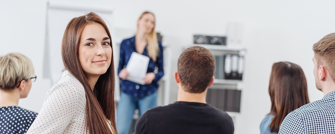 Quereinstieg in der Pflege: Pflegehelfer (m/w/d)  Fortbildung in Vollzeit (Oktober), 1. Bild